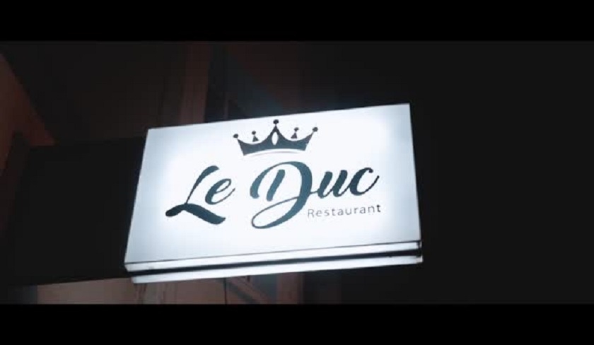 Les forces de lordre ferment le restaurant Le Duc

