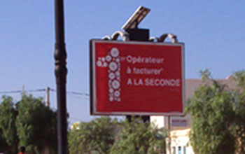 Tunisie - LâEUR(TM)affichage Urbain passe au solaire