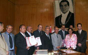 Tunisie : Kechiche et Bouden honorent les six recettes des finances certifiées