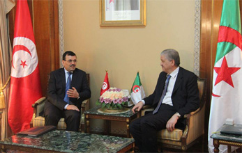 Ali Laârayedh en visite officielle en Algérie