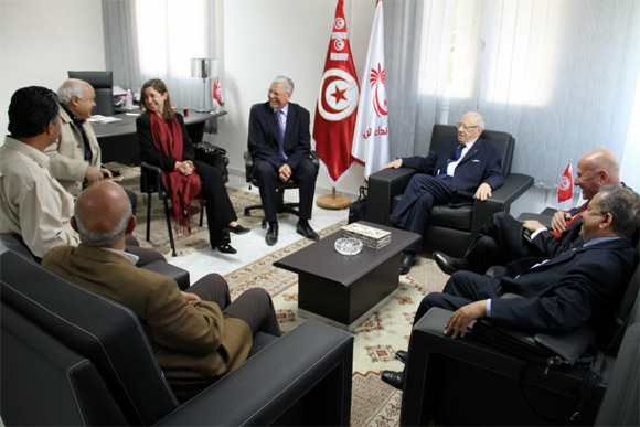 Les représentants de l'Union Pour la Tunisie réunis au complet