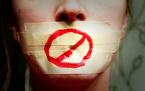 La liberté d'expression menacée par l'Etat d'urgence !