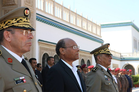 Investiture du nouveau Chef d'état - major de l'armée de terre