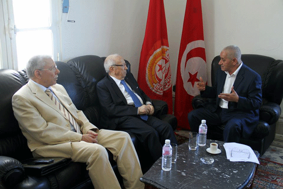 Tunisie - Houcine Abassi reçoit Béji Caïd Essebsi et Taïeb Baccouche