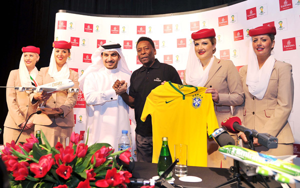 La légende du football Pelé est nommée ambassadeur planétaire d'Emirates Airline