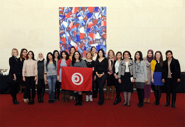 Polémique autour des 17 Tunisiennes invitées par Georges W. Bush