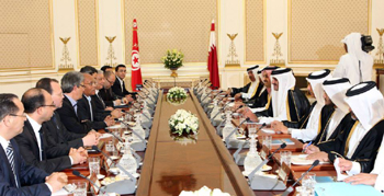 En visite en Tunisie, l'Emir du Qatar s'entretient avec Marzouki