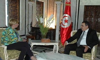 Mehdi Jomâa reçoit la ministre italienne du Développement économique