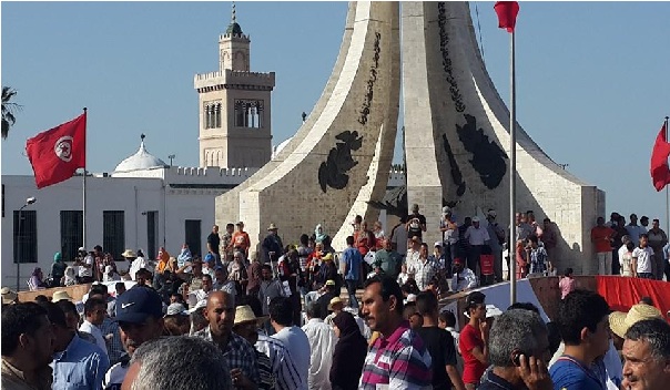 Rassemblement d'Ennahdha à La Kasbah : organisation impeccable et takbir (vidéo)