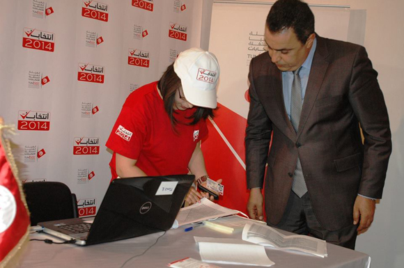Tunisie - Mehdi Jomâa s'inscrit pour les élections