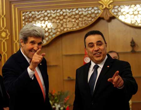 Mehdi Jomâa et John Kerry conviennent d'intensifier les consultations entre la Tunisie et les USA