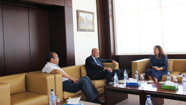 Wided Bouchamaoui reçoit Ahmed Néjib Chebbi à l'UTICA