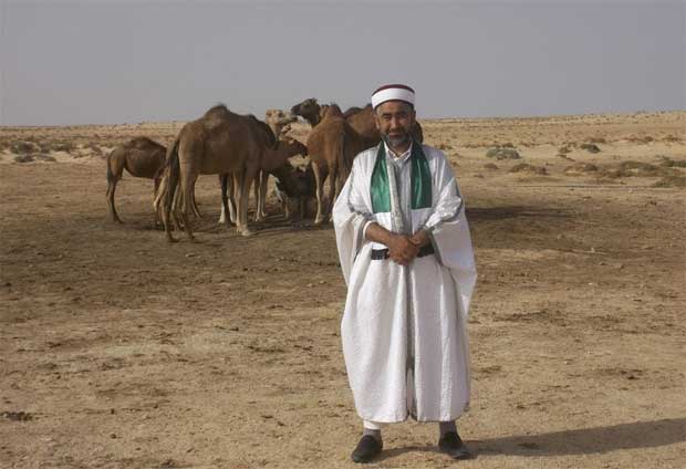 Adel Almi fait le plein de dromadaires pour le lancement de la campagne lectorale de son parti (vido)