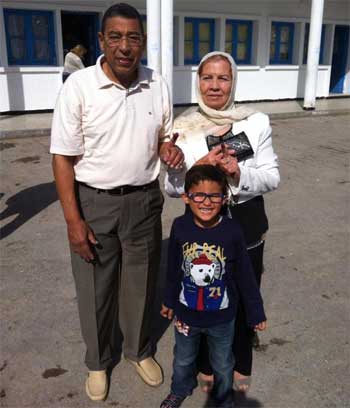 Tunisie – Législatives : Le général Ali Seriati vote en famille