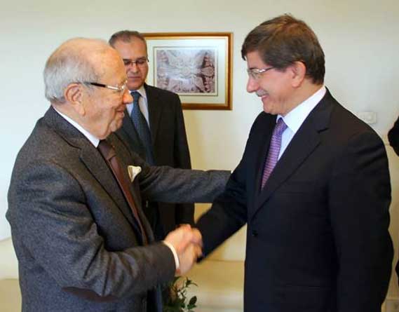 Entretien tlphonique entre le premier ministre turc et Bji Cad Essebsi