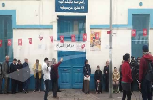 Tunisie  Les votants spars en hommes et femmes dans certains bureaux de vote (vido)