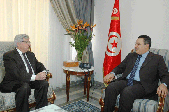 Tunisie - Mehdi Jomâa reçoit Jean-Pierre Chevènement