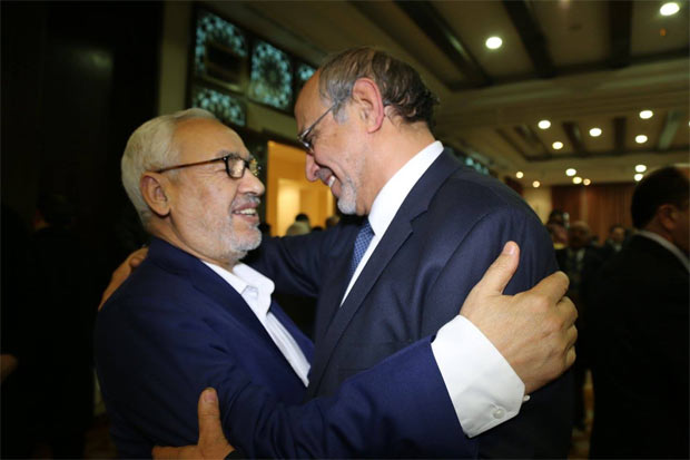La fête nationale du Qatar réunit Ghanouchi et Jebali dans une accolade chaleureuse !