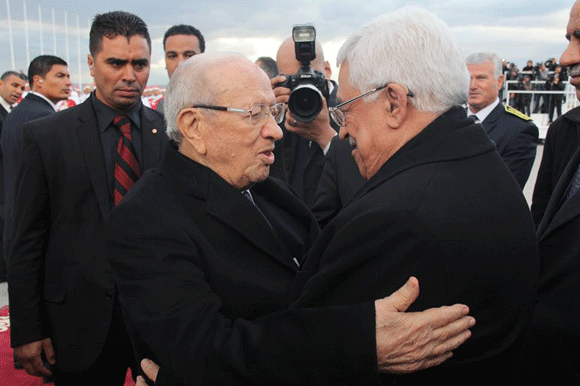 Mahmoud Abbas à Tunis pour une visite officielle de travail et de fraternité (vidéo)