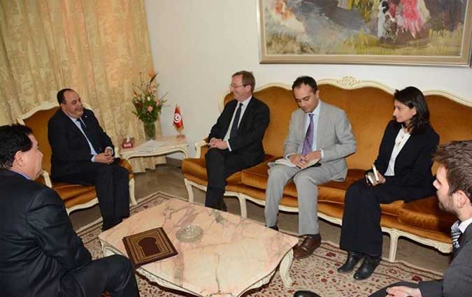 Mohamed Najem Gharsalli reçoit l'ambassadeur du Royaume-Uni en Tunisie
