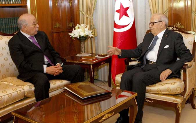 Chedly Ayari prsente le rapport annuel de la BCT  Bji Cad Essebsi 