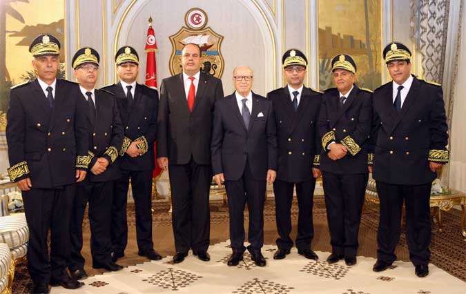 Six nouveaux gouverneurs prtent serment devant Bji Cad Essebsi