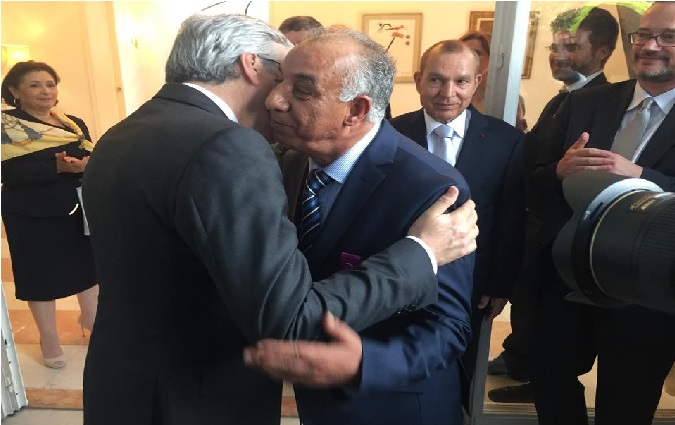Mahmoud Ben Abbès reçoit la médaille d'Officier de l'Ordre de Léopold