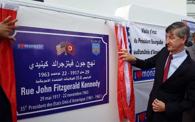 Jacob Walles inaugure  Monastir la rue John Fitzgerald Kennedy et visite le mausole de Bourguiba

 