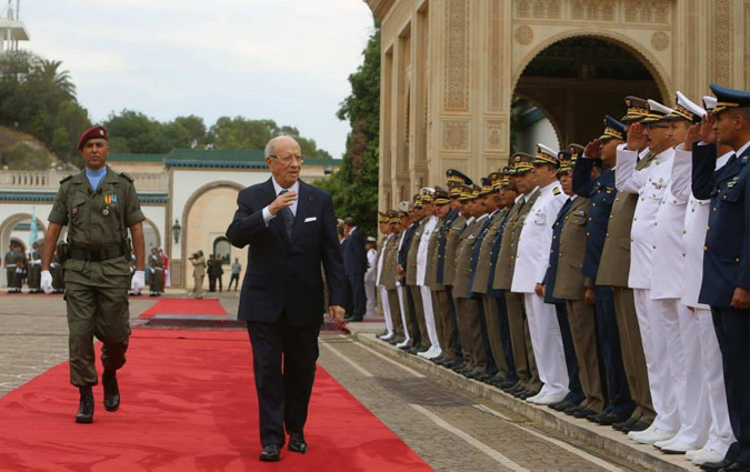 Béji Caïd Essebsi célèbre le 59ème anniversaire de l'armée nationale