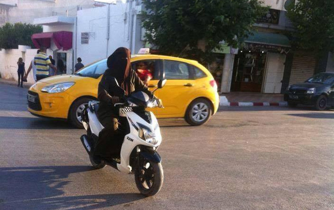 Fatwa du jour : les niqabes ne peuvent pas enfourcher la moto
