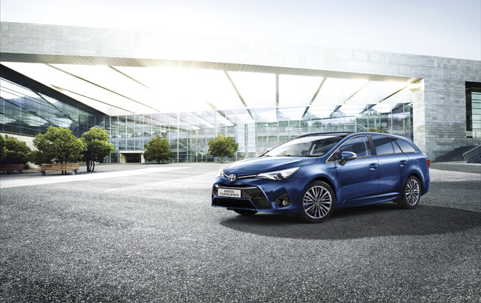 Toyota offre un lifting à son Avensis