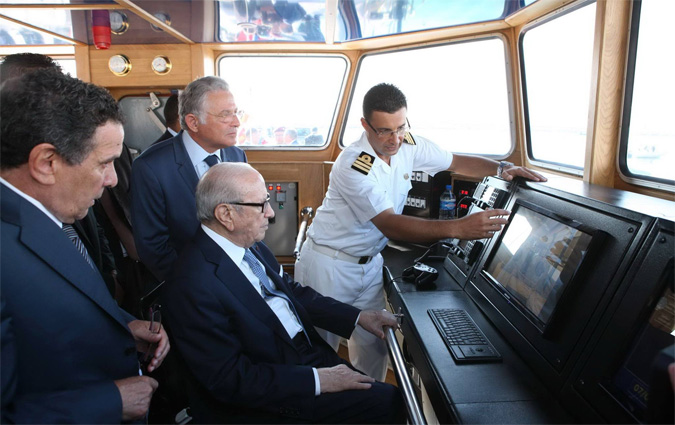 Béji Caïd Essebsi à bord d'une frégate de fabrication tunisienne