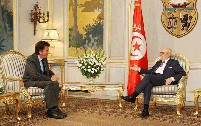 Jack Lang, reçu au palais de Carthage, exprime la volonté de son pays à aider la Tunisie