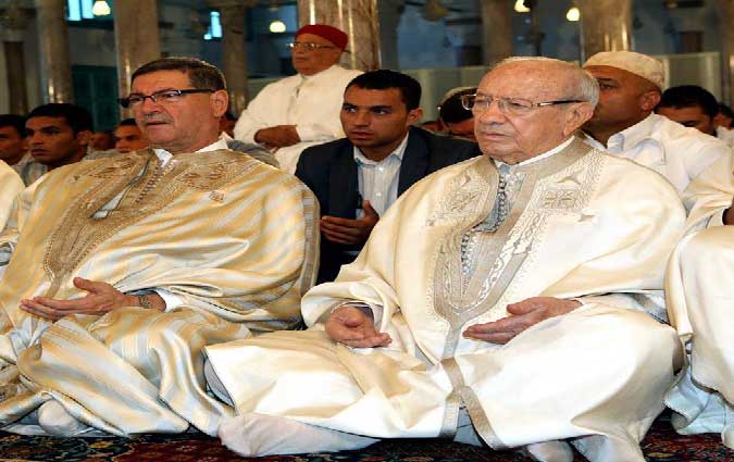 Les chefs de l'Etat et du Gouvernement  la Mosque Al Ahmadi pour la prire de l'Ad
