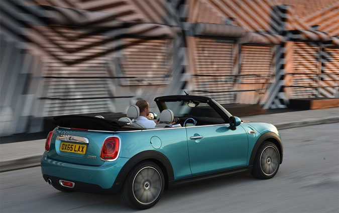 http://www.businessnews.com.tn/images/album/BN24699mini-cabrio2.jpg