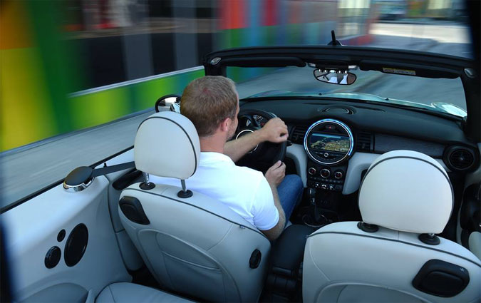 http://www.businessnews.com.tn/images/album/BN24700mini-cabrio3.jpg