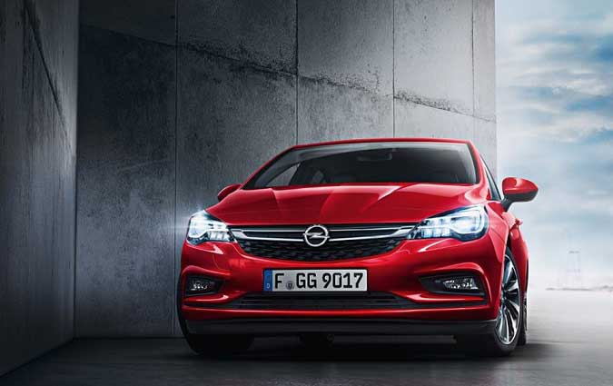 L'éclairage matriciel adaptatif Opel IntelliLux LED de la nouvelle Opel Astra distingué au Safetybest 2015