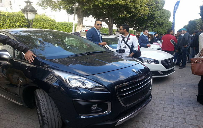 Peugeot Classic Day : Les véhicules au lion paradent à l'avenue Habib Bourguiba