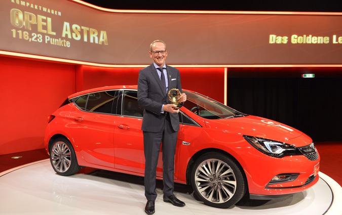 La nouvelle Opel Astra remporte le Volant d'Or 2015