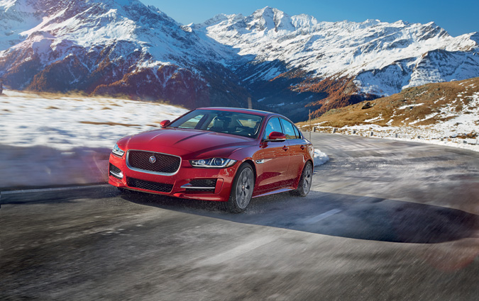 La Jaguar XE propose dsormais une transmission intgrale et l'InControl Touch Pro