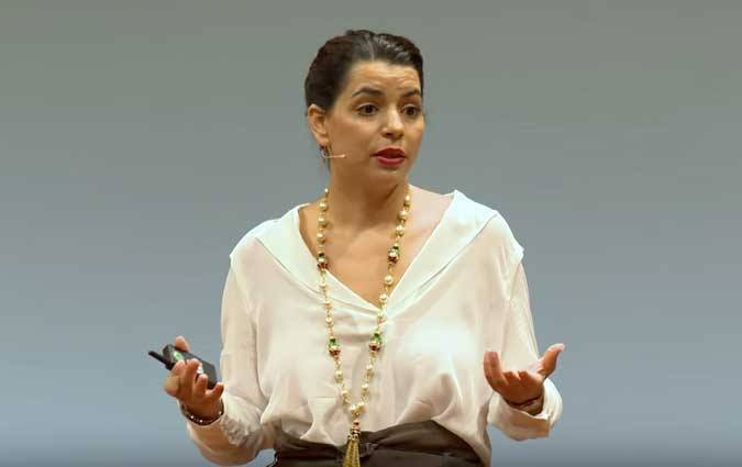 A Berlin, Amel Karboul joue le rôle de la victime