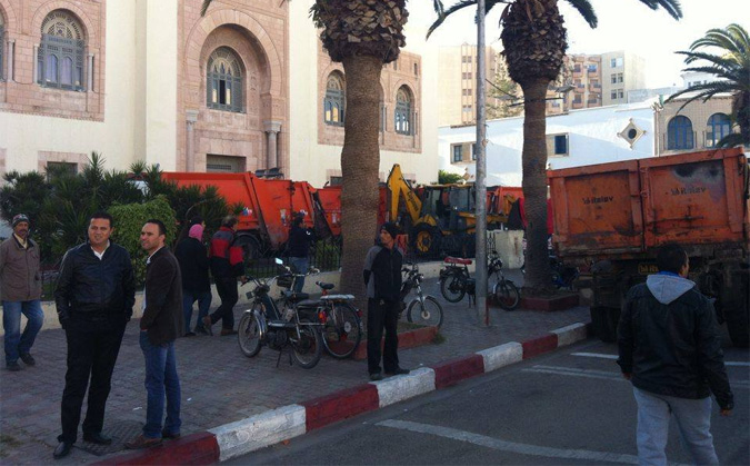 Sfax - Gaz lacrymogne et blocage de l'avenue Habib Bourguiba  
