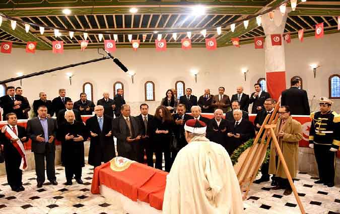 Les trois présidents rendent hommage à Farhat Hached