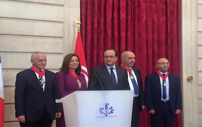 Franois Hollande dcore les reprsentants du Quartet tunisien de la lgion d'honneur  Paris