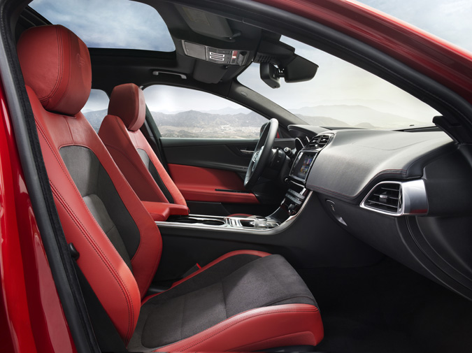 http://www.businessnews.com.tn/images/album/BN26090JAGUAR_XE-0116.jpg