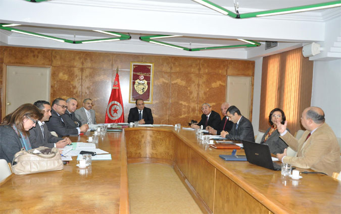 Le ministre du Transport préside les travaux de développement du port commercial de Sfax
