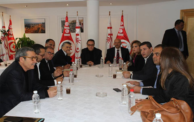 Le comit politique de Nidaa Tounes appelle  une runion avec Habib Essid