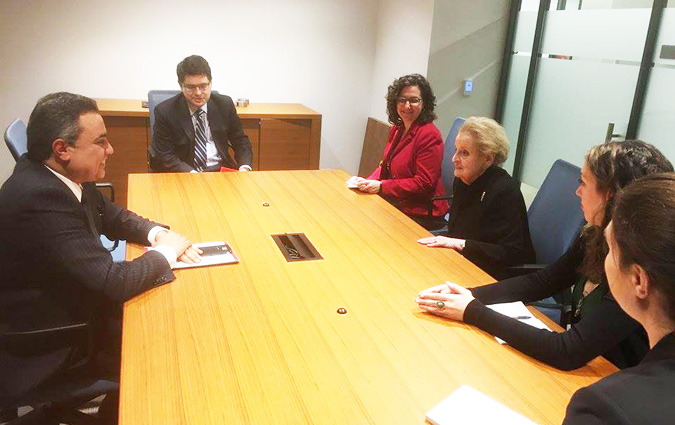 Rencontre entre Mehdi Jomâa, Madeline Albright et William Burns