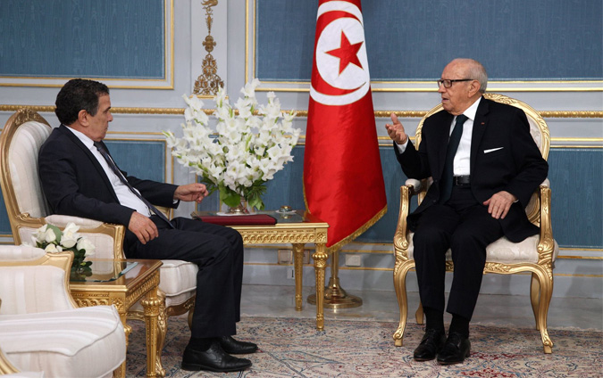 Le ministre de la Défense reçu au palais de Carthage