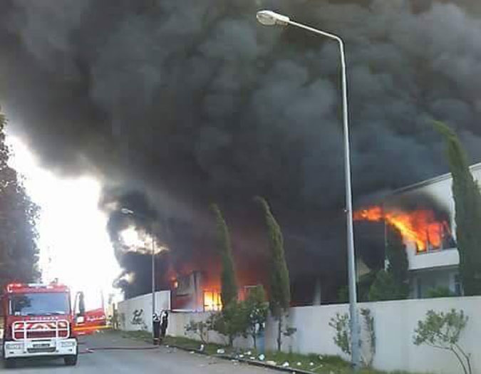 Un important incendie se dclare dans une usine de plastique  Sousse